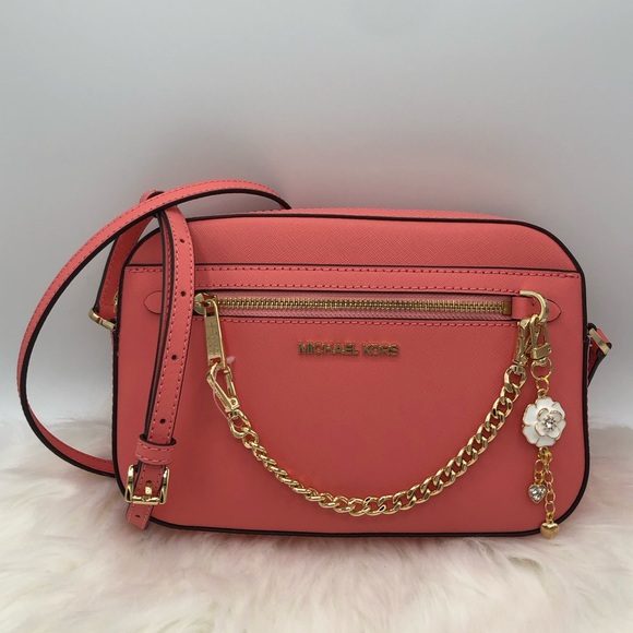 Meet your Posher, Claudia - Picture 10 of 16